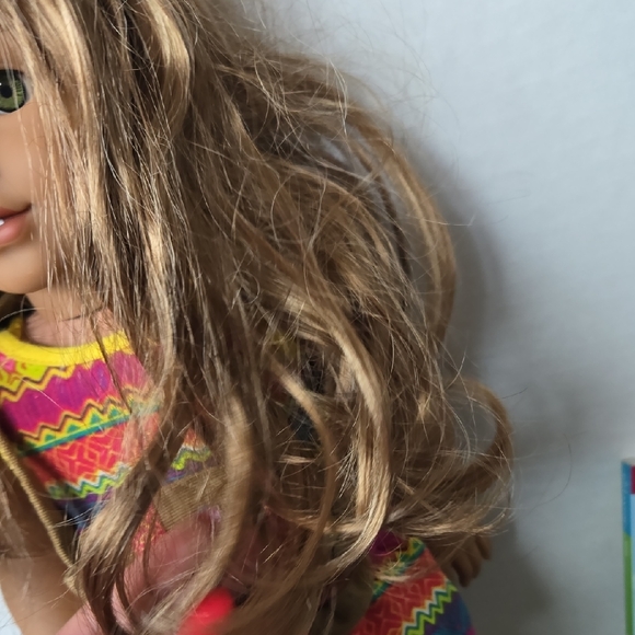 American Girl Doll Lea With Book - Picture 5 of 14